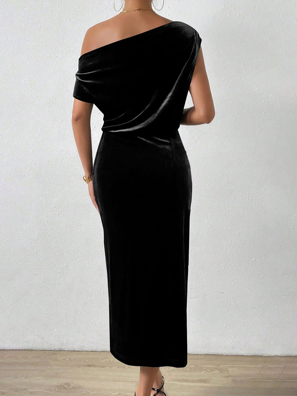 Margot | Timeless One-Shoulder Velvet Race Dress